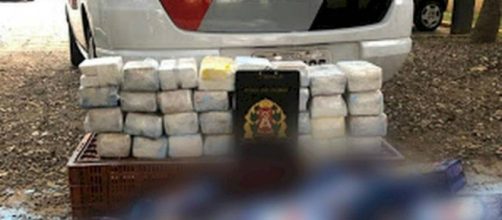 Foram apreendidas 30 caixas do produto. (Divulga&ccedil;&atilde;o/Policia Militar)