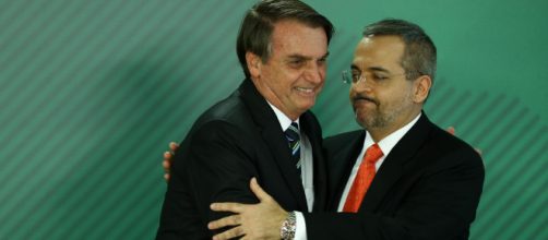 Bolsonaro anuncia no Twitter interven&ccedil;&atilde;o do MEC no vestibular da Unilab para transg&ecirc;neros. (Arquivo Blasting News)