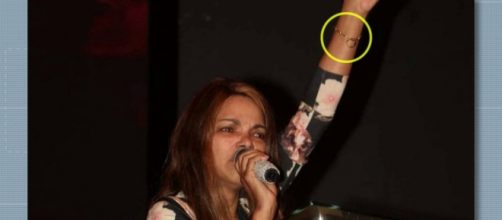 Flordelis usa pulseira de Anderson. (Divulga&ccedil;&atilde;o/ G1)