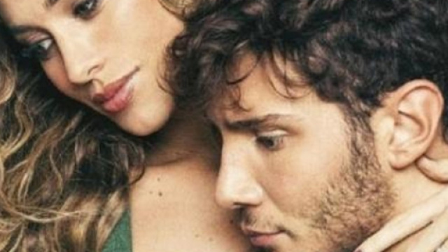 Belen e Stefano hanno comprato una lussuosa barca e l'hanno dedicata al figlio Santiago
