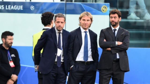 Calciomercato Juventus, piace Miranda del Barcellona