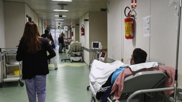 Cardarelli, una sessantina di avvisi di garanzia: un bambino timbrava per la madre