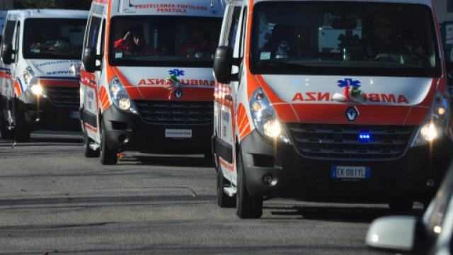 Napoli, dramma a Mergellina: 22enne si lancia dal settimo piano: muore sul colpo