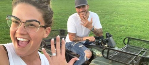 Brittany Cartwright and Jax Taylor show off wedding bling. [Photo via Brittany Cartwright/Instagram]