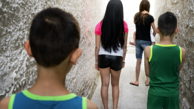 Reggio Emilia: inchiesta choc su affidi dietro compenso. Bambini ... - radioinblu.it