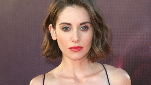 Tagli di capelli: il caschetto di Alison Brie nell'estate
