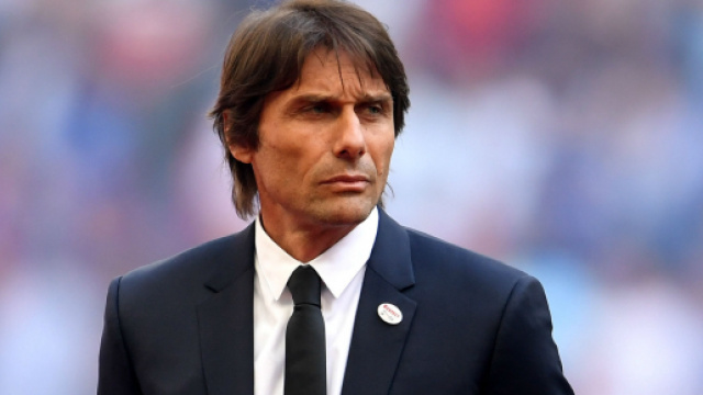 Antonio Conte lancia segnali all'Inter: 'In ritardo sia nelle uscite che nelle entrate' - foxsportsasia.com