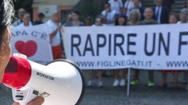 Bibbiano, l'indagine si allarga: controlli su altri 70 casi di affidi sospetti