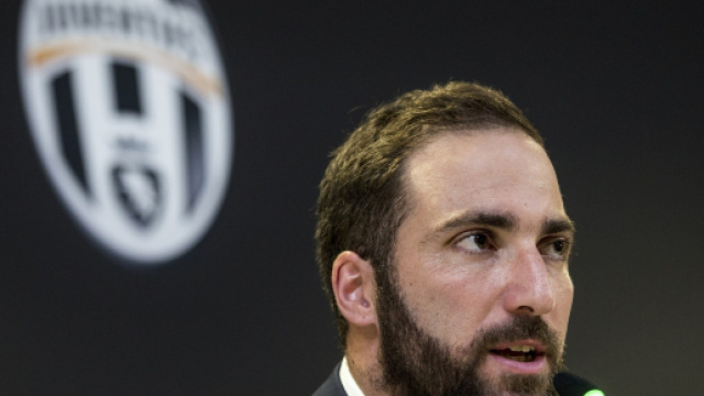Juventus, Higuain a rapporto da Nedved e Paratici: forse si &egrave; parlato di cessione