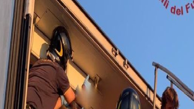 Brindisi, migranti stipati in una cella frigo in un tir: arrestato il conducente