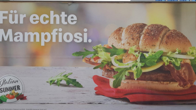 McDonald's: in Austria il panino per "veri mampfiosi" - kurier.at