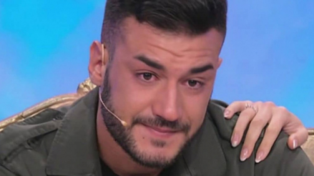 Uomini e Donne, Lorenzo Riccardi ha perso la nonna: 'Guardami da lass&ugrave;'.