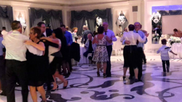 Bologna: manca l'autorizzazione per il ballo liscio, anziani multati