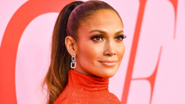 I 50 anni di Jennifer Lopez: uno special sulla sua vita e i suoi successi nel cinema e la musica
