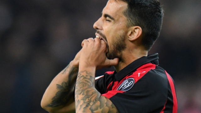 Suso potrebbe salutare il Milan, anche la Roma interessata al centrocampista offensivo spagnolo.