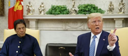 Trump's offers to mediate while meeting along with Imran Khan Photo-(image credit- BBC/youtube)