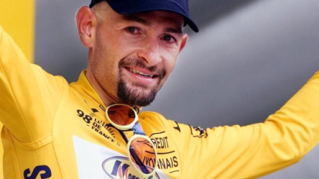 Marco Pantani in maglia gialla