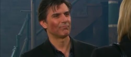 Vincent Irizarry joins cast of 'B&B,' as Dr. Jordan on August 26. [Images Source: Daytime Emmy Awards/YouTube]