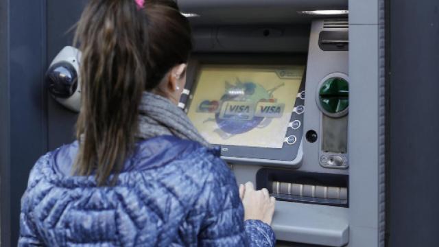 Berlino, sciopero dei portavalori, i bancomat restano vuoti: "Pu&ograve; ... - liberoquotidiano.it