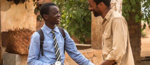 Filme conta hist&oacute;ria do garoto que constr&oacute;i uma turbina e&oacute;lica e salva seu vilarejo da fome. (Arquivo Blasting News)