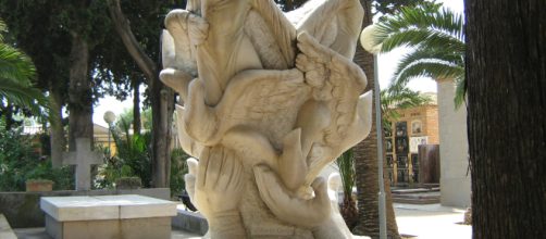 En la fosa de las ni&ntilde;as de Alc&agrave;sser aparecen nuevos huesos