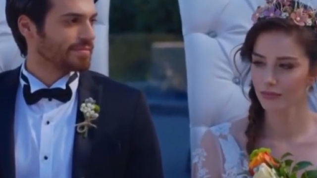 Ferit e Nazli felici all'altare