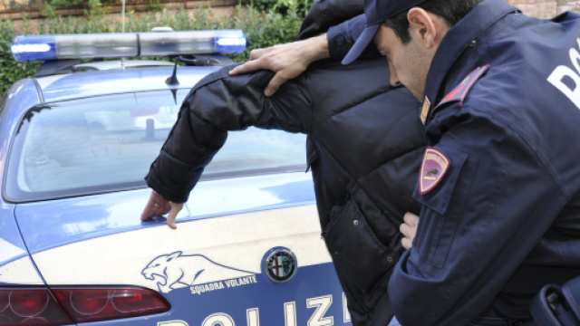 Sicurezza Trento: poliziotti presi a calci, pugni e bottigliate ... - lavocedeltrentino.it