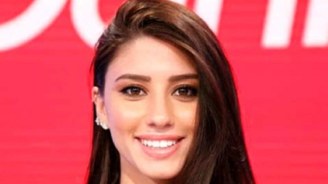 Angela Nasti spiazza il web, 'Ragazze, fatevi corteggiare': &egrave; polemica.