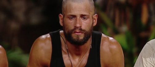 Albert acusa a Dakota de agredir verbalmente