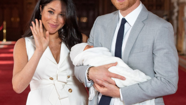 Battesimo di Archie: assente la Regina Elisabetta II - fanpage.it
