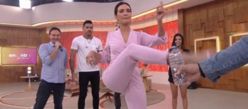 A apresentadora conseguiu cumprir o desafio de primeira. (Reprodu&ccedil;&atilde;o/TV Globo)