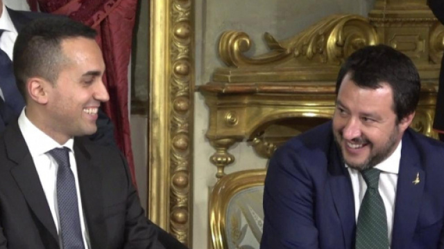 L'offensiva di Salvini e Di Maio contro le Ong