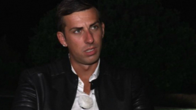 Temptation Island, Massimo e Vittorio si tatuano le coordinate del villaggio Is Morus Relais.
