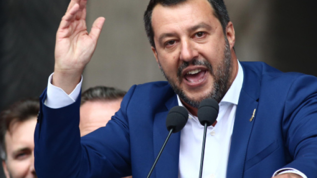 Matteo Salvini al lido di Polignano a Mare: 'Restituire la parola agli italiani'