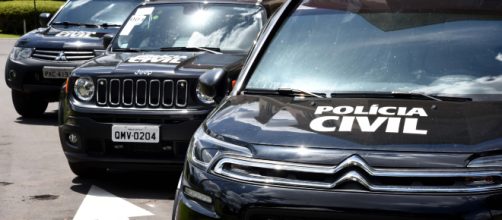 Pressionada na delegacia, a mulher acabou confessando o crime. (Arquivo Blasting News)