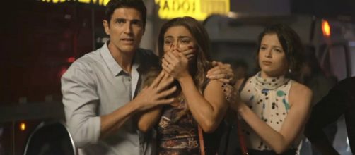 Maria da Paz entra em desespero ao ver os estragos causados pelo inc&ecirc;ndio. (Reprodu&ccedil;&atilde;o/ TV Globo)