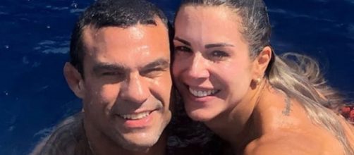 Vitor Belfort e Joana Prado participaram da segunda edi&ccedil;&atilde;o do reality "A Casa dos Artistas", em 2001. (Reprodu&ccedil;&atilde;o/Instagram/@vitorbelfort)