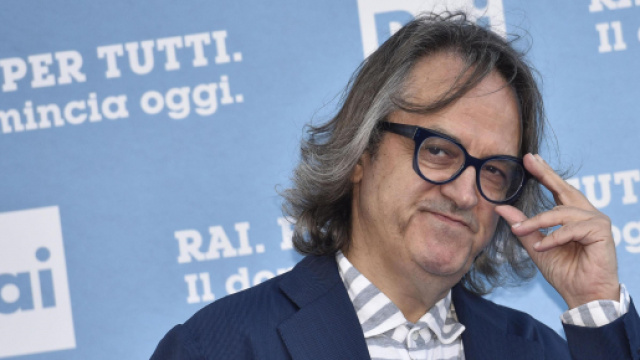 Gigi Marzullo &egrave; stato operato ieri notte d'urgenza all'ospedale di Avellino di doppia ernia addominale.- Roseto Opera Prima - rosetooperaprima.it