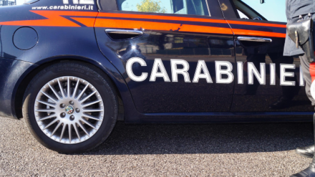 Brindisi, ladri assaltano distributore con un trattore: divelta colonnina self service, ladri via con bottino