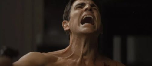 R&eacute;gis acabar&aacute; sendo baleado pela boleira. (Reprodu&ccedil;&atilde;o/Rede Globo)