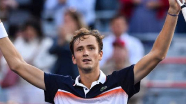 Fantastico Medvedev, Djokovic alza bandiera bianca: il russo in finale a Cincinnati