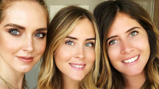 Chiara Ferragni, le sorelle definite 'tozze e cicce' e lei replica: '&Egrave; come insultare me'.