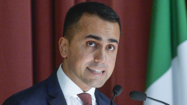 Di Maio: 'Salvini? Crisi aperta tra un mojito e l'altro, governo M5S con Renzi? Bufale'