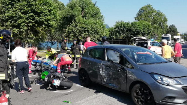 Calabria, motociclista si schianta contro un'auto e muore. (foto di repertorio)