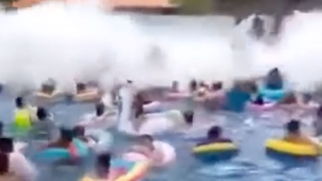 Une piscine &agrave; vagues en Chine se transforme en "tsunami" - parismatch.com