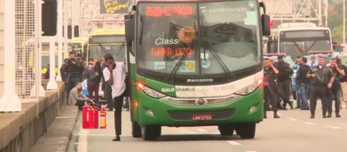 Homem &eacute; morto pela Pol&iacute;cia e sequestro de &ocirc;nibus chega ao fim. (Arquivo Blasting News)