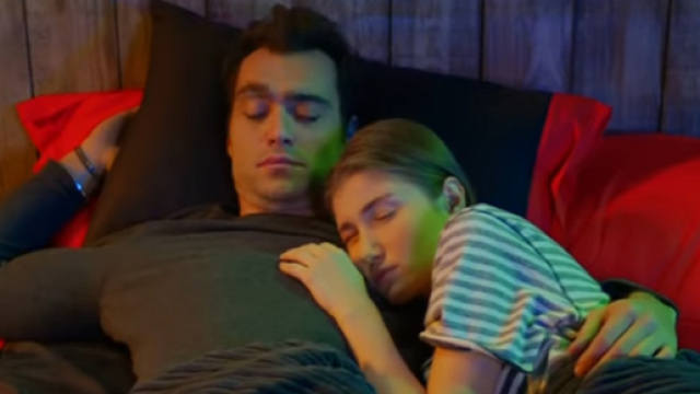 Bitter Sweet, spoiler: la sorella di Nazli e Deniz passano la notte insieme