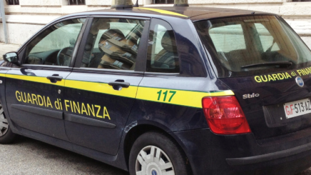 Brindisi, fallisce una nota casa editrice: sequestrati oltre 93 mila libri