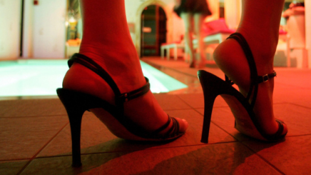 D'anciennes candidates de t&eacute;l&eacute;-r&eacute;alit&eacute; mises en relation avec des footballeurs