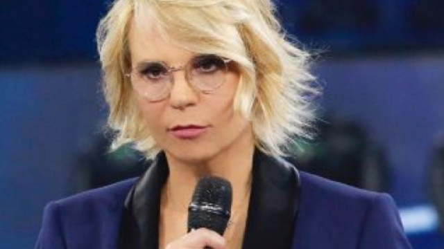 Amici Vip: Irama, Alberto e Giordana di nuovo allievi, Maria De Filippi presentatrice al debutto.